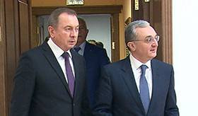 Министр иностранных дел Армении Мнацаканян встретился с министром иностранных дел Беларуси Макеем