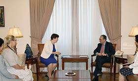 Министр иностранных дел Зограб Мнацаканян принял представителя ЮНИСЕФ в Армении