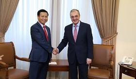 The Ambassador of Vietnam presented the copies of his credentials to the Foreign Minister of Armenia