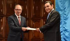 Դեսպան Այվազյանն իր հավատարմագրերը հանձնեց Գվատեմալայի Հանրապետության նախագահ