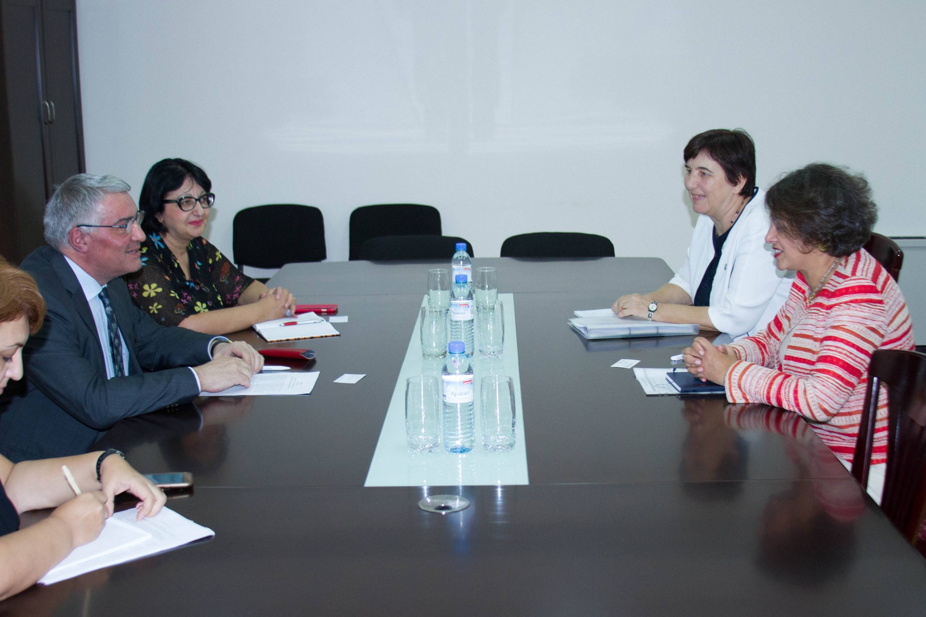 Deputy Foreign Minister Ashot Hovakimian met with Afshan Khan, UNICEF Regional Director for Europe and Central Asia