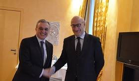 Встреча Зограба Мнацаканяна с советником президента Франции по дипломатическим вопросам