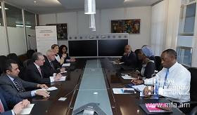 Զոհրաբ Մնացականյանը հանդիպեց Աֆրիկայի հարցերով ՄԱԿ Տնտեսական հանձնաժողովի գլխավոր քարտուղարի տեղակալ Ջիովանի Բիհայի հետ