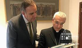 Դեսպան Կարեն Նազարյանի հանդիպումը Սուրբ Աթոռի օրենսդրական ակտերի քահանայապետական խորհրդի նախագահի հետ