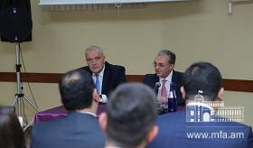Foreign Minister Zohrab Mnatsakanyan's meeting with representatives of the Georgian-Armenian community