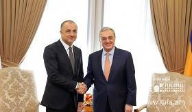 Встреча Министра иностранных дел Армении Зограба Мнацаканяна  с Министром национальной обороны Ливана Элиасом Абу Саабом