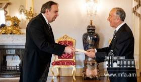 Դեսպան Նազարյանն իր հավատարմագրերը հանձնեց Պորտուգալիայի նախագահին