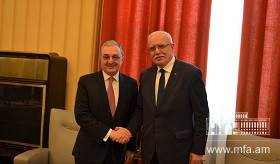 Встреча Министра иностранных дел Армении Зограба Мнацаканяна с главой МИД Палестины Риядом аль-Малики