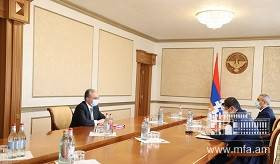 Зограб Мнацаканян встретился с Президентом Арцаха Араиком Арутюняном