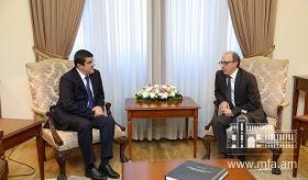 Встреча министра иностранных дел Республики Армения Ара Айвазяна с президентом Арцаха Араиком Арутюняном