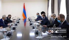 Foreign Minister of Armenia Ararat Mirzoyan received Special Envoy of Canada to Europe and the European Union Stéphane Dion