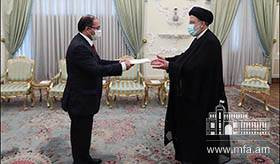Դեսպան Արսեն Ավագյանն իր հավատարմագրերն է հանձնել Իրանի Իսլամական Հանրապետության նախագահին