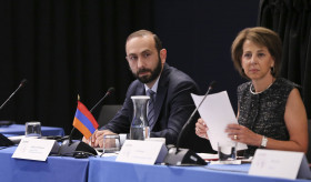 Ararat Mirzoyan participated in “Democracy Delivers” event