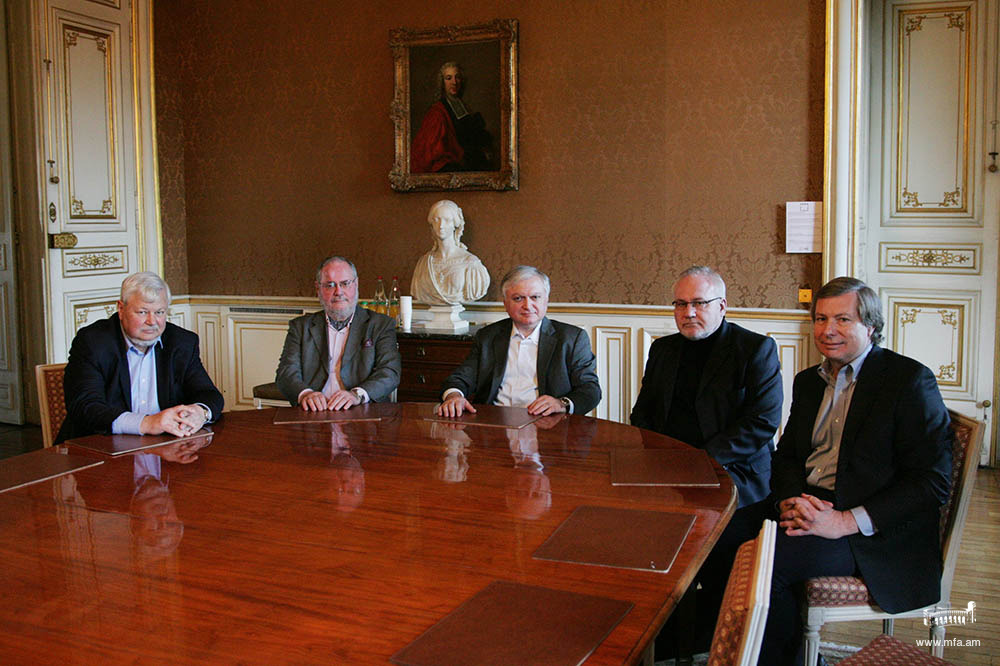 Министр иностранных дел в Париже встретился с сопредседателями Минской группы ОБСЕ