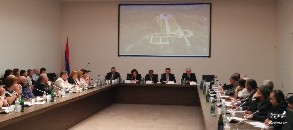 Министр иностранных дел выступил на парламентских слушаниях, посвященных 100-летию Геноцида