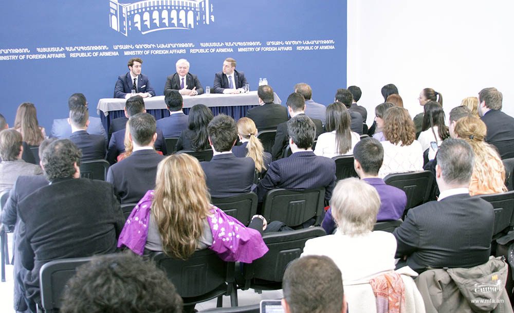Foreign Minister of Armenia received representatives of the Democrat Youth Community of Europe
