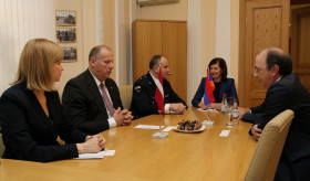 Դեսպան Այվազյանի հանդիպումը Լատվիայի պաշտպանության նախարարի հետ