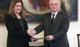 Новоназначенный посол Великобритании вручил копии верительных грамот министру иностранных дел Армении
