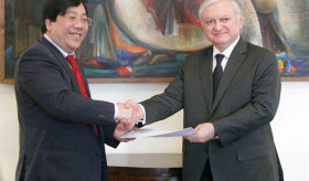  Новоназначенный посол Вьетнама вручил копии верительных грамот министру иностранных дел Армении