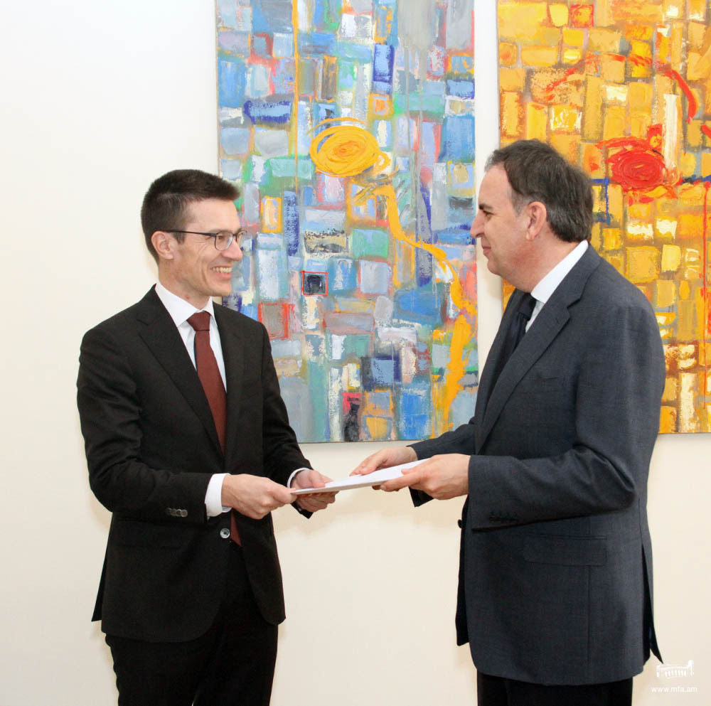 The newly-appointed Ambassador of Denmark presented the copies of his credentials to Deputy Foreign Minister Nazaryan
