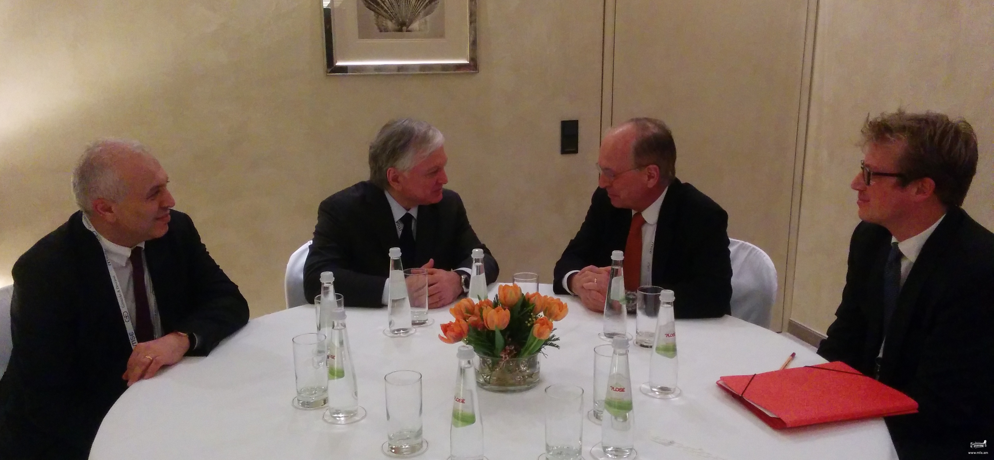 Министр иностранных дел Армении встретился с председателем Мюнхенской конференции по безопасности