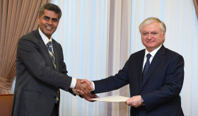 Newly-appointed Ambassador of India to Armenia handed over copies of his credentials to the Foreign Minister of Armenia