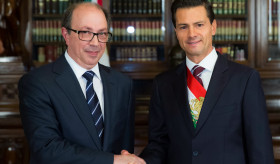 Դեսպան Այվազյանն իր հավատարմագրերը հանձնեց Մեքսիկայի նախագահին