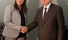 Эдвард Налбандян встретился с министром иностранных дел Гондураса Марией Долорес Агуэро