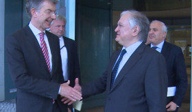 Министр ИД Армении встретился с главным советником канцлера Германии