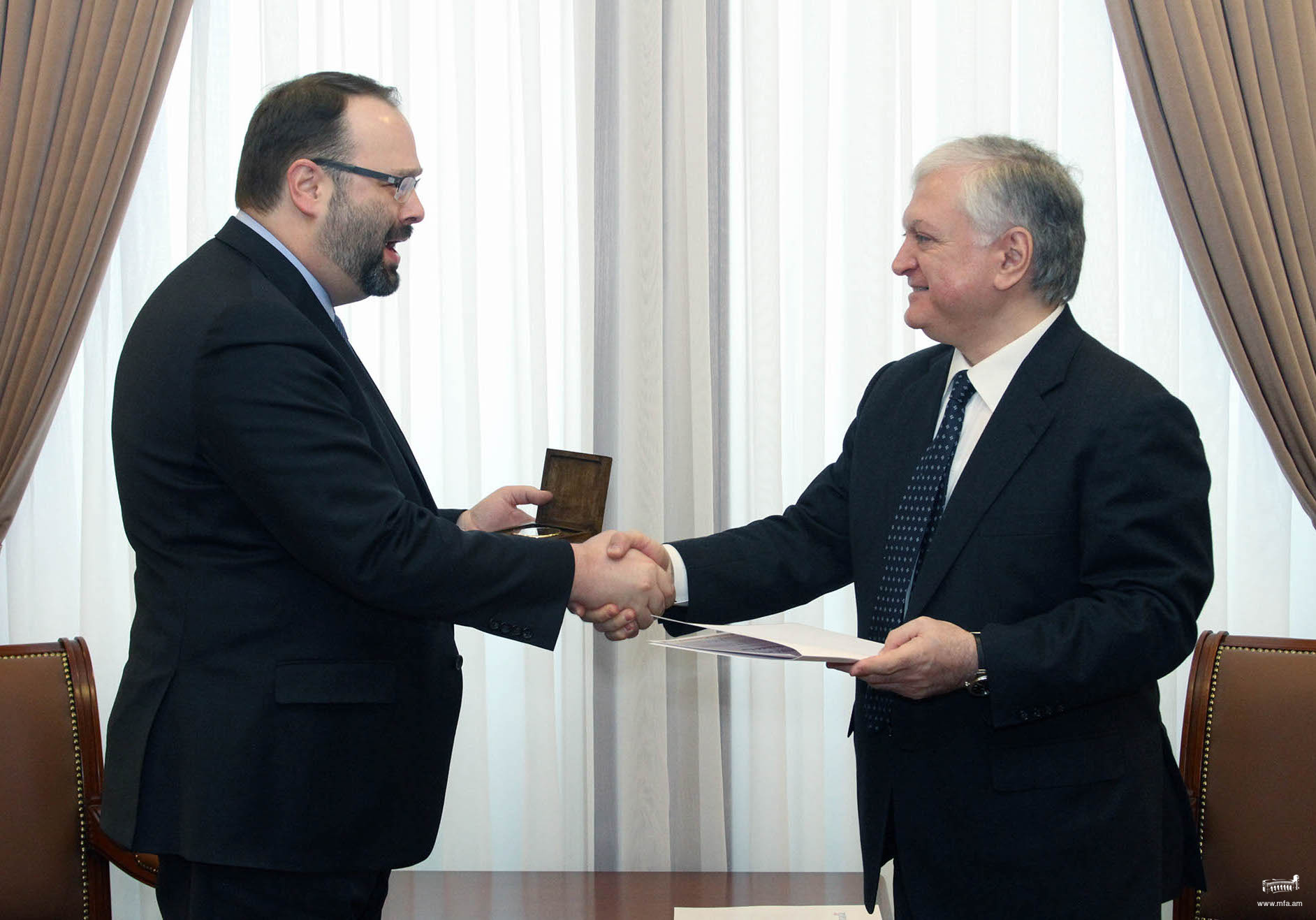 Le Ministre des Affaires Étrangères de la République d’Arménie a reçu l’Ambassadeur du Canada