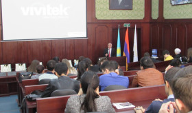 Դեսպան Սահակյանի դասախոսությունը Ղազախստանի հումանիտար-իրավաբանական համալսարանում