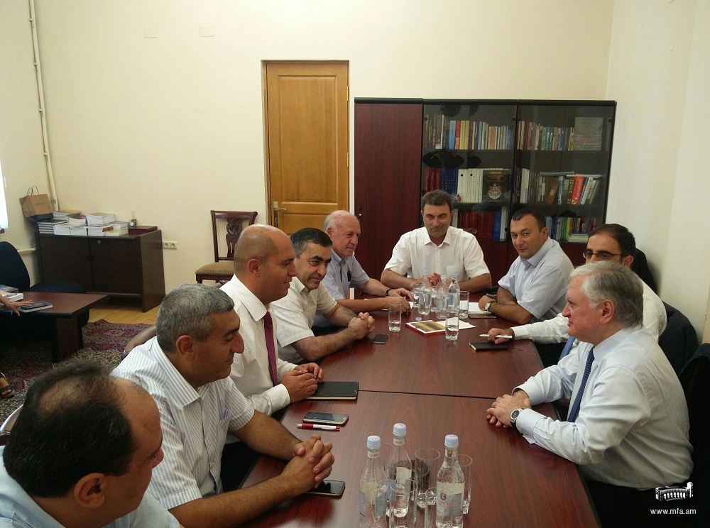 Министр иностранных дел встретился с членами Постоянной комиссии Национального собрания по внешним связям