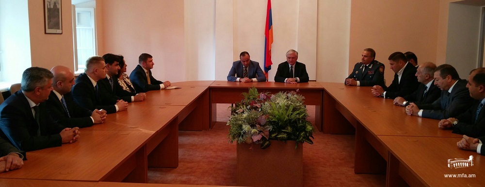 Министр иностранных дел провел рабочее совещание с представителями государственных структур Армении в России