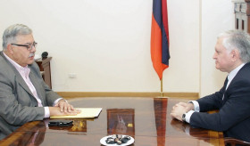Հայաստանի ԱԳ նախարարն ընդունեց Հայ Դատի կենտրոնական խորհրդի նախագահին