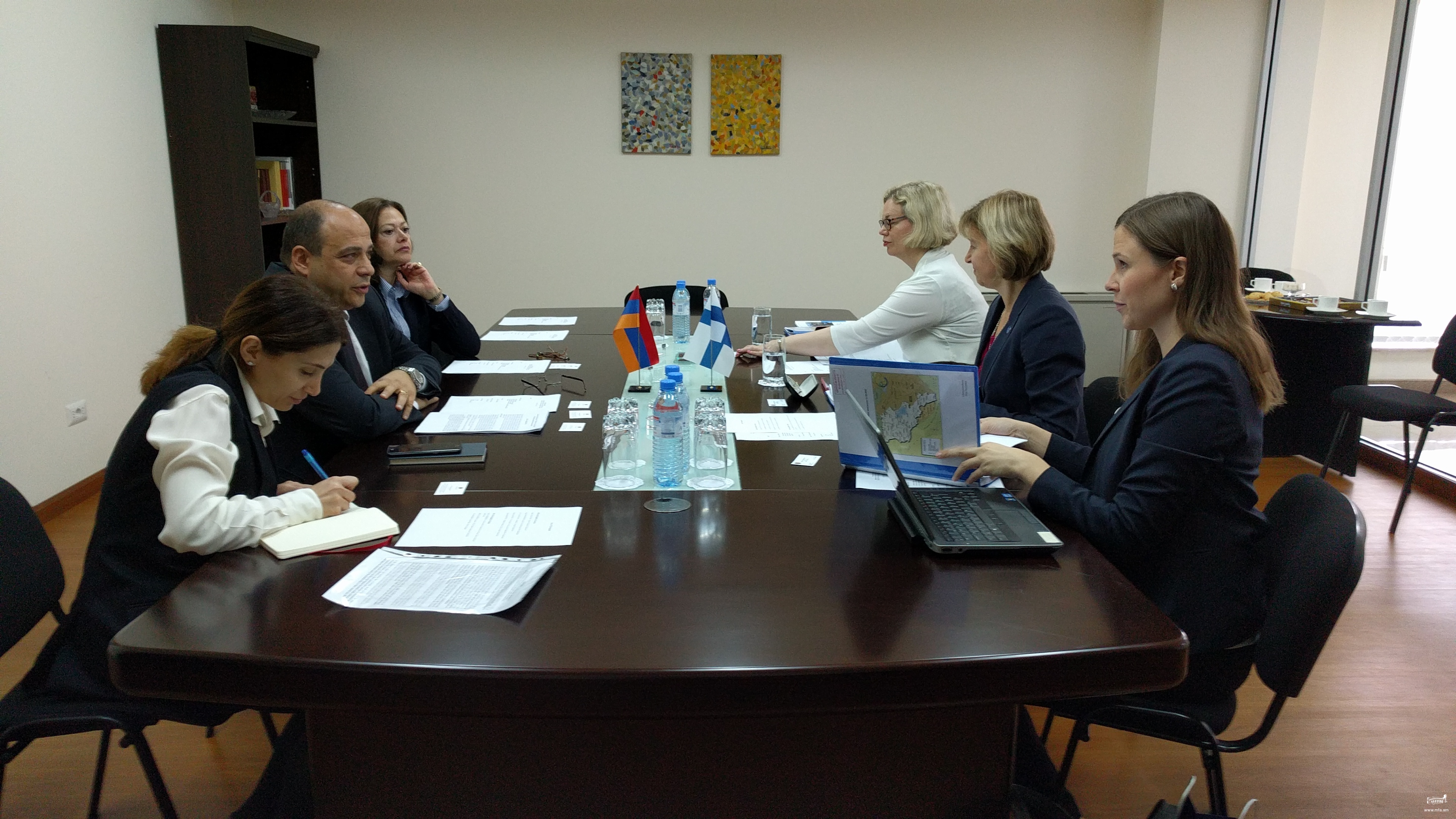 Политические консультации между министерствами иностранных дел Армении и Финляндии