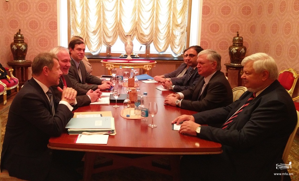 Le Ministre des Affaires étrangères d'Arménie rencontre les Coprésidents du Groupe de Minsk de l'OSCE
