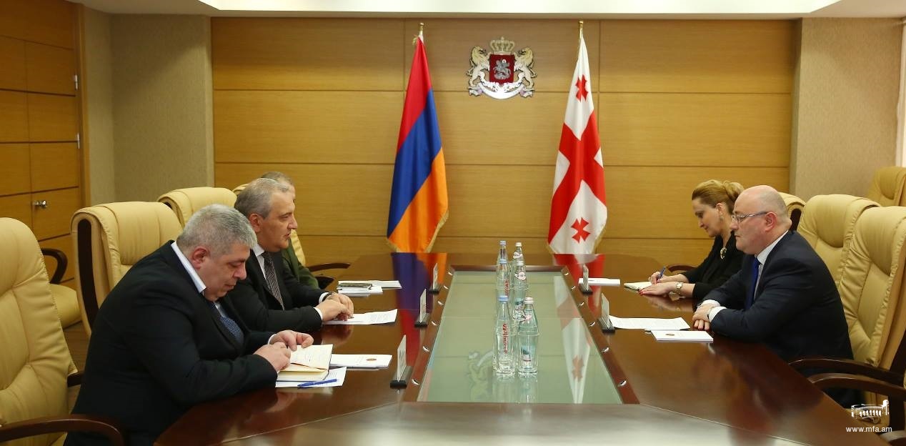 Встреча посла Рубена Садояна с министром обороны Грузии