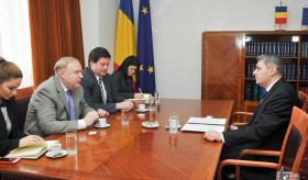 Դեսպան Մինասյանի հանդիպումը Ռումինիայի Սենատի արտաքին քաղաքականության կոմիտեի նախագահ Քրիստիան Դումիտրեսկուի հետ