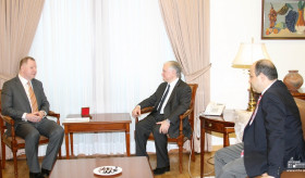 Министр иностранных дел Армении принял посла Литвы в Армении по случаю завершения его дипломатической миссии