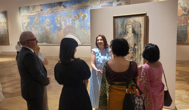 Deputy Foreign Minister of Armenia Mnatsakan Safaryan participated in the exhibition dedicated to the centuries-old Armenian-Indian friendship and cultural ties