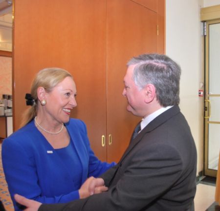 Foreign Minister Of Armenia Edward Nalbandian Meets Benita Ferrero Waldner In Prague Mfa Am